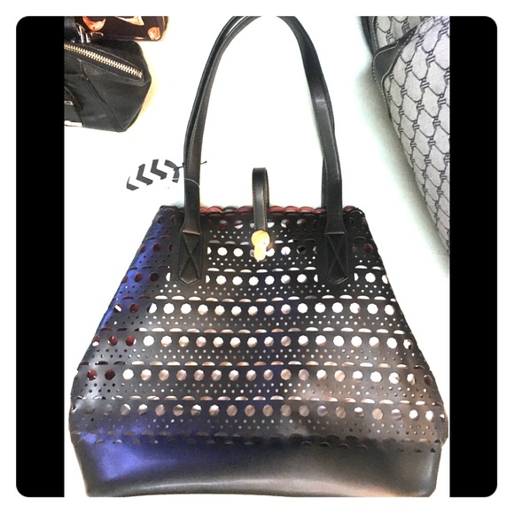 Veneto New York Handbags - Veneto New York Cutout Tote Bag
